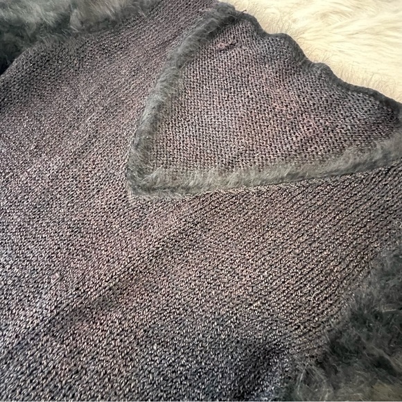 Hand knit Vintage Black V-neck Sweater Rabbit - Picture 9 of 10